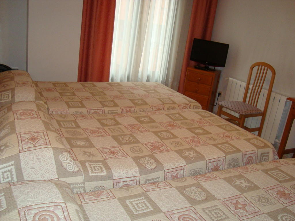 Hostal Universal Benavente Cameră foto