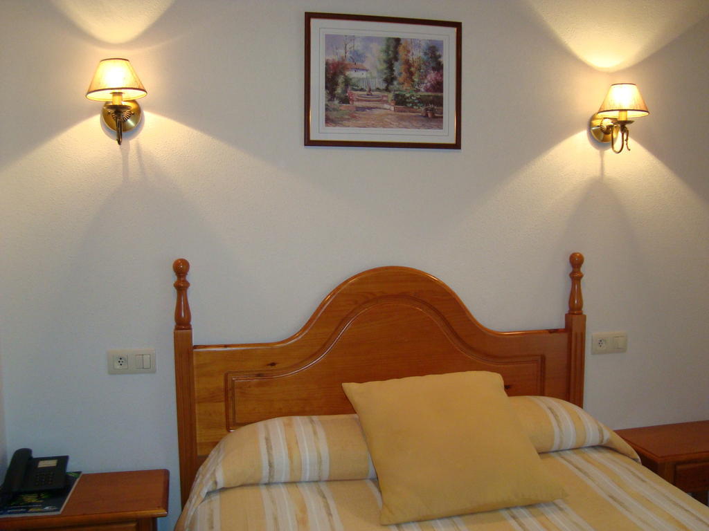 Hostal Universal Benavente Cameră foto
